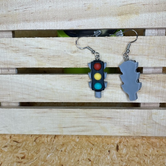 Traffic Light Earrings - Picture 2 of 2